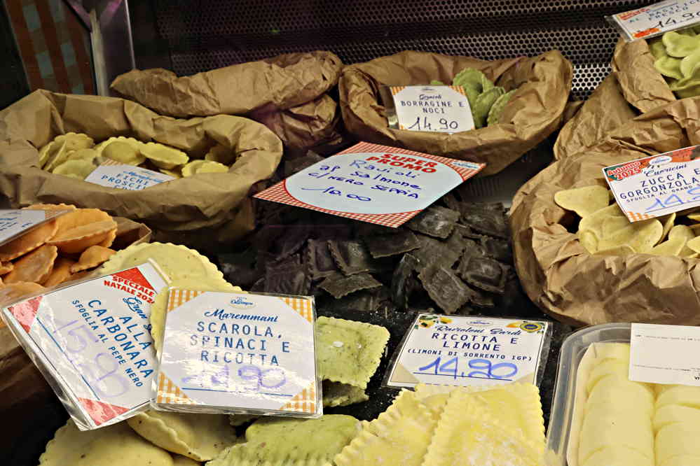 verschiedene gefรผllte Pastasorten